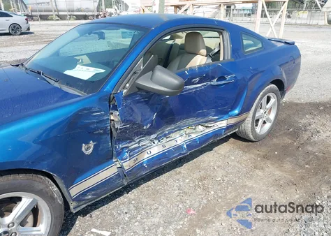 2009 Ford Mustang z USA, uszkodzony, nr VIN 1ZVHT80N995116380